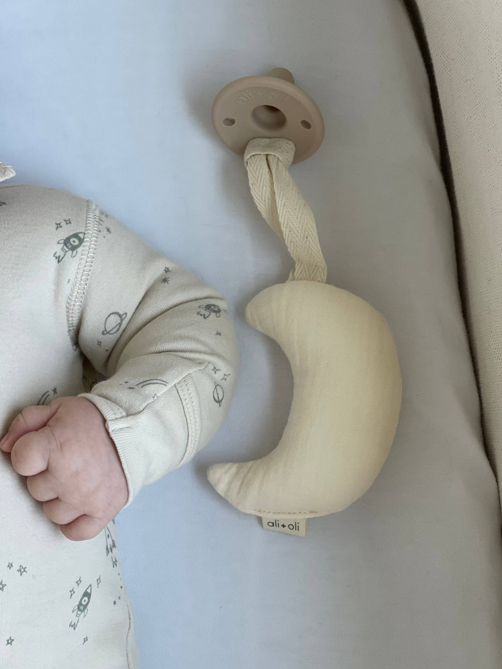 Pacifier Set Round (Taupe & Mist)