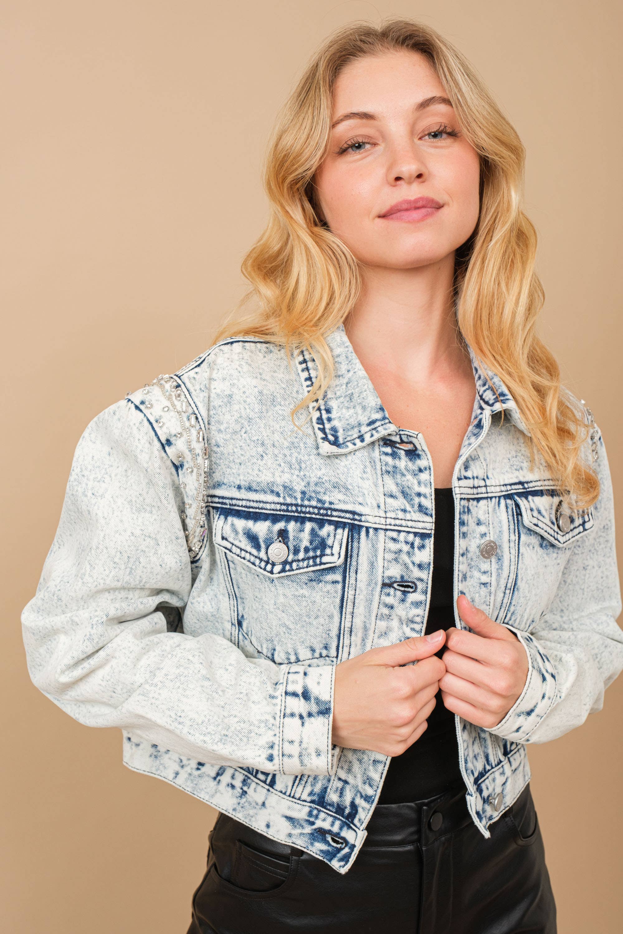 Acid Washed Shoulder Beading Denim Jacket: LIGHT WASH