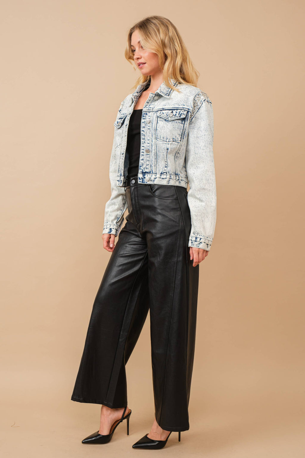 Acid Washed Shoulder Beading Denim Jacket: LIGHT WASH