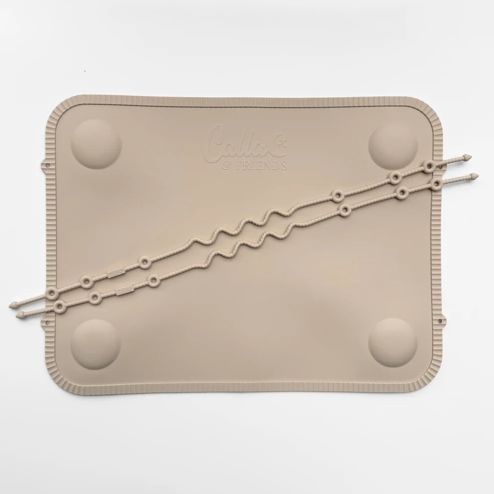 The Tidy Traveler - Solid Placemat Set (Lined-Checkered)