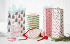 Very Merry Gift Bag Set of 3 Multi Paper Christmas: Multi / Paper / Dust clean