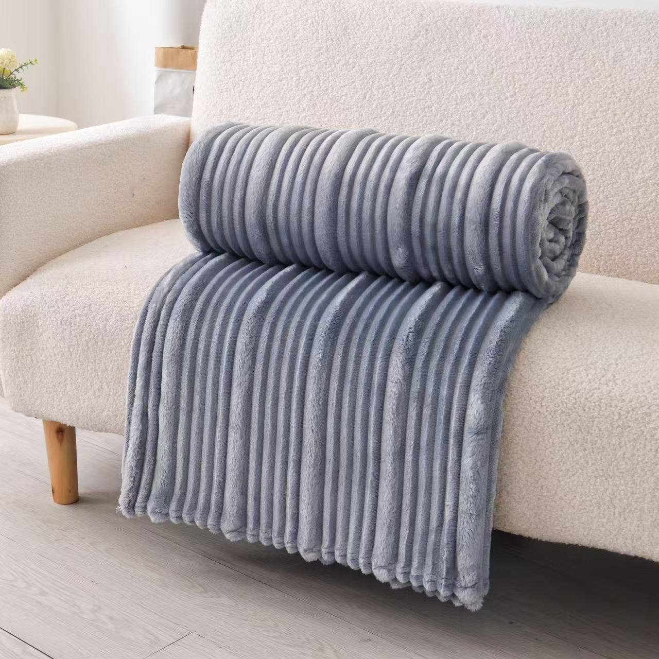 Plush Flunnel Throw – 50x60" Grey