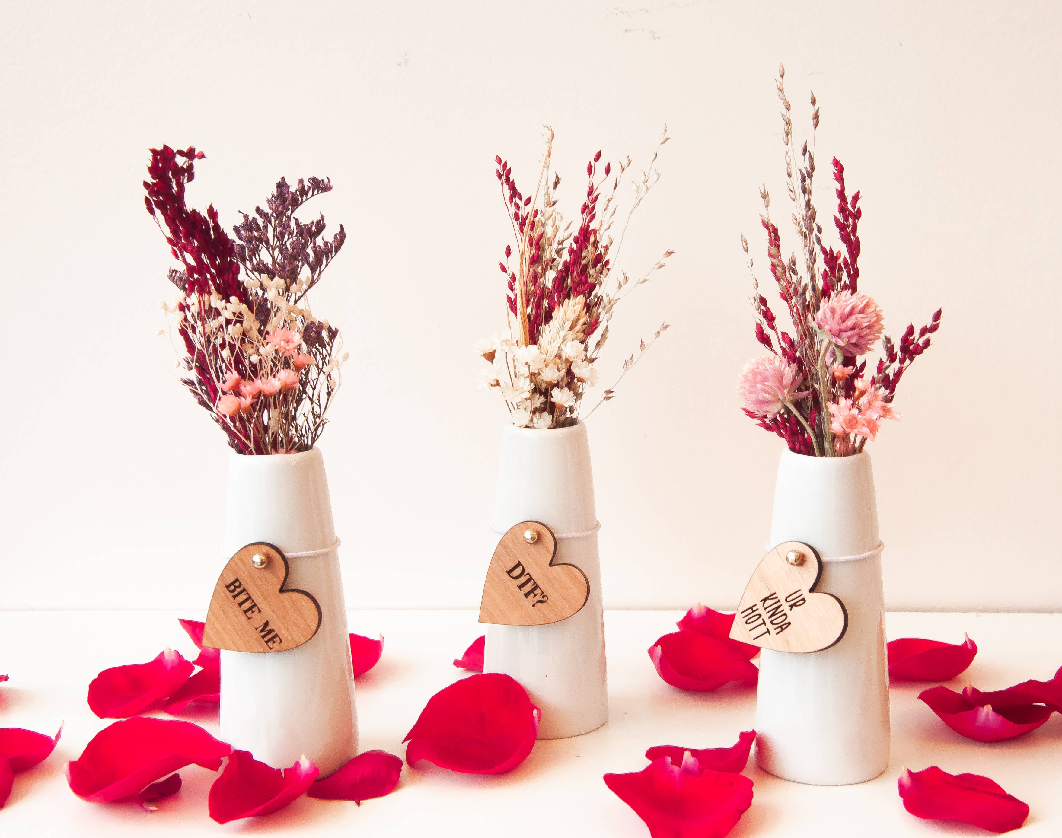 Mini Dried Floral Vases & Wood Tag