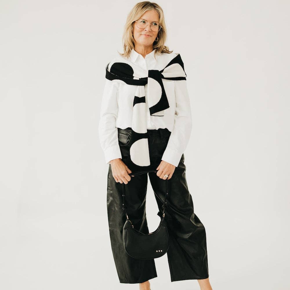 Crescent Shoulder Bag: Black