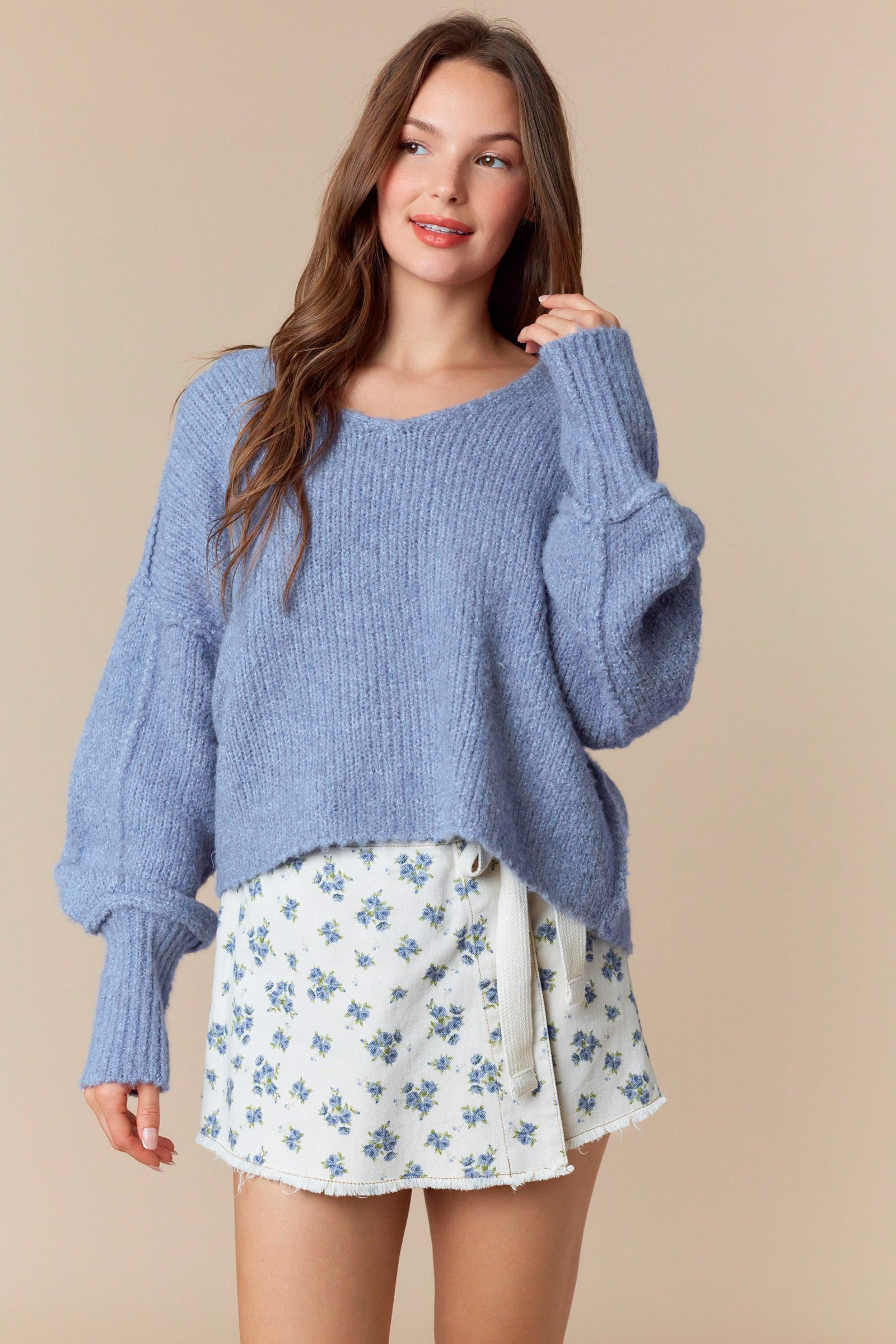 Overseam Detailed Bumpy V Neck Crop Oversized Sweater (Dusty Blue)